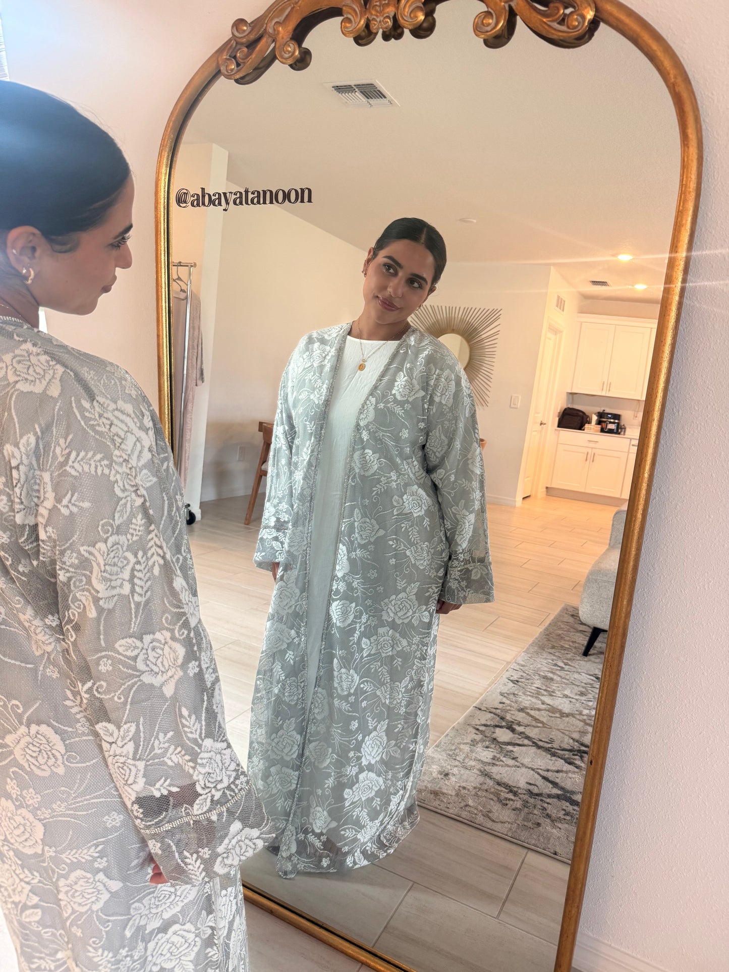 Two Piece White/Grey Flower Abaya