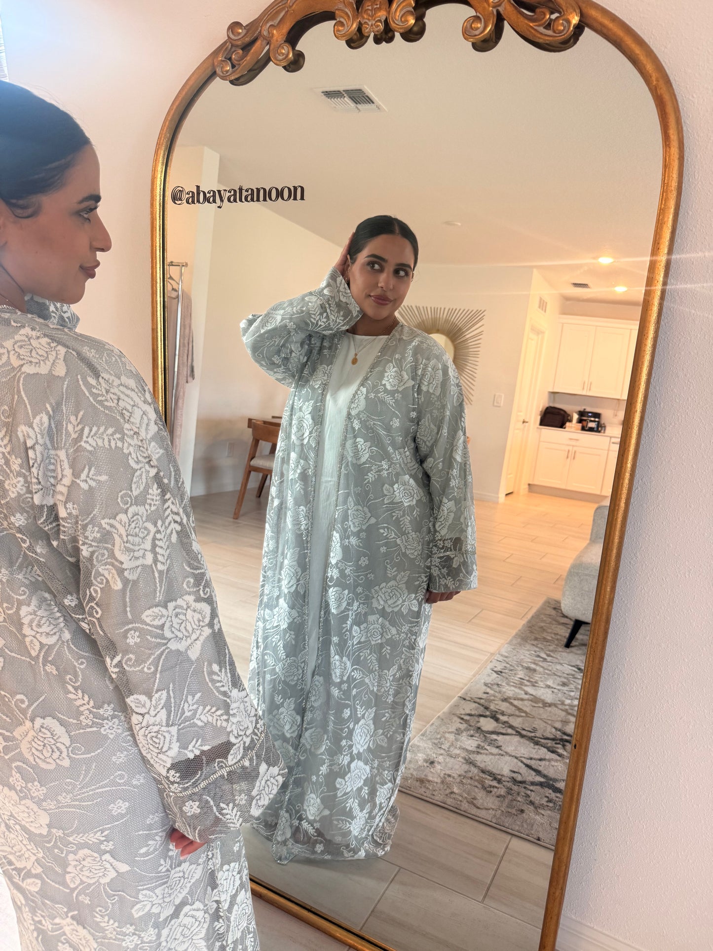Two Piece White/Grey Flower Abaya